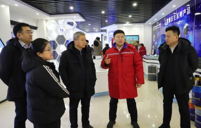 中国建设银行黑龙江省分行党委书记、行长王东一行到yw永旺快投网走访调研