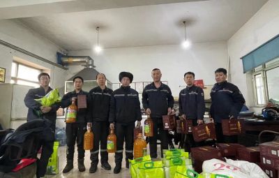 岁末送祝福 温情迎新春|yw永旺快投网为全体员工发放春节福利